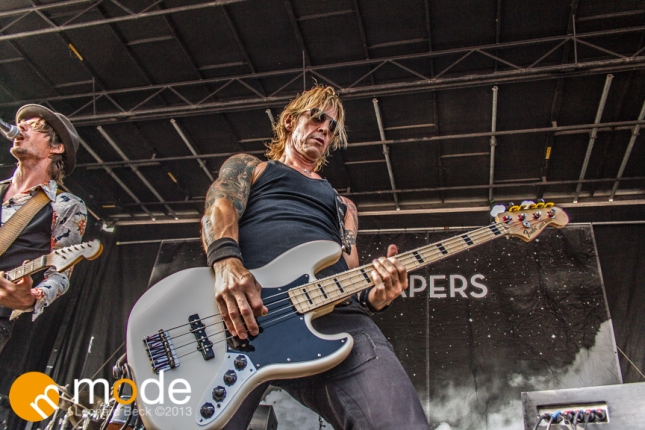Walking Papers Performs at RockStar Energy UPROAR Festival in Clarkston Michigan at DTE Energy Music Theater.